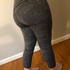 Lululemon 8 Wunder Under Crop Leggings